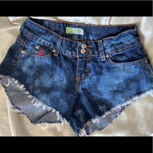 🌸 3 for $15 🌸 Wrangler cut-off shorts